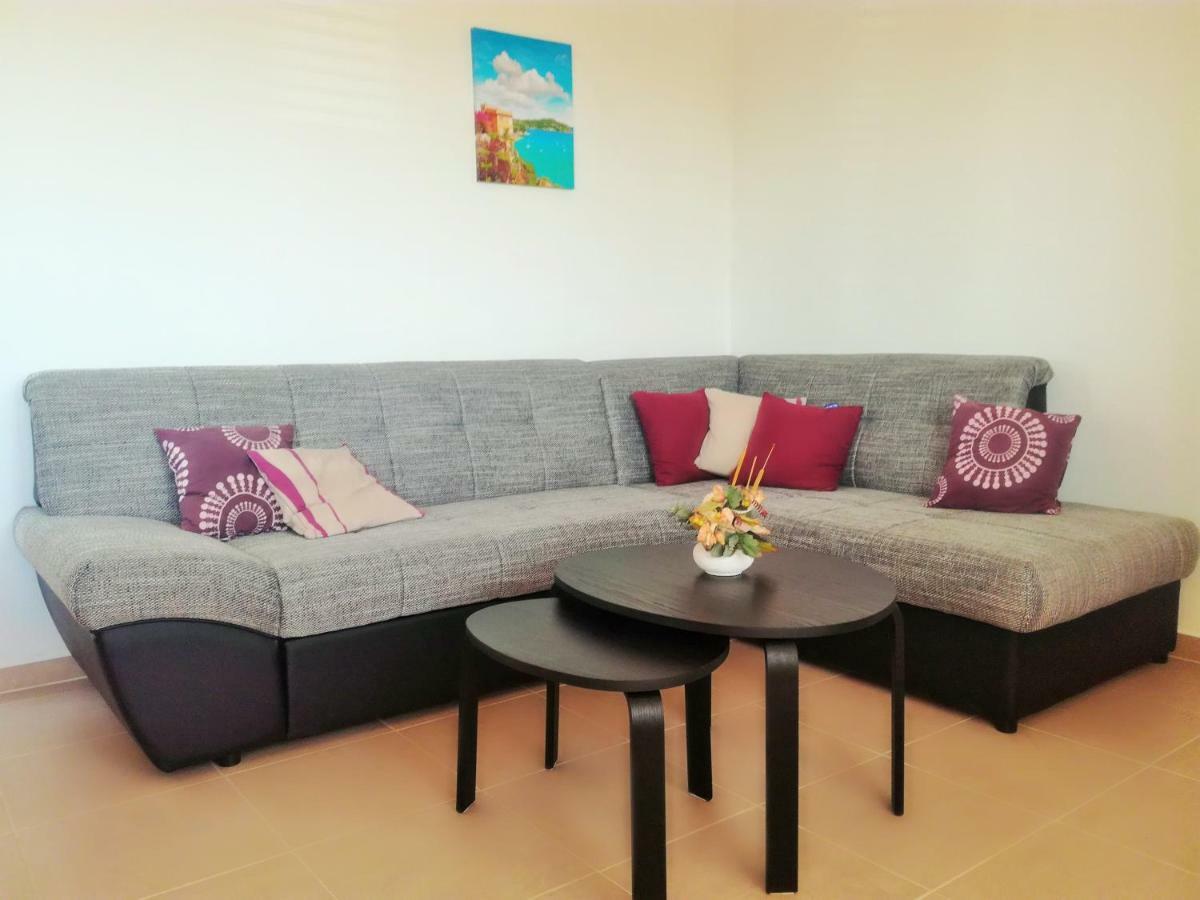 Apartment Nevenka クルク エクステリア 写真